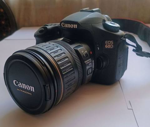 Canon EOS 60D fotoaparat + Canon EF 28-135mm f/3.5-5.6 IS USM obyektiv — Baku