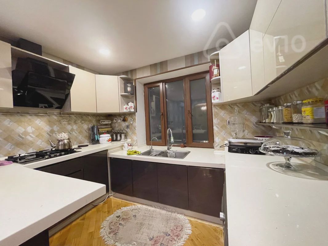 For sale: 4-room apartment (old building), 90 m² — Mənzil, Bakı (2)