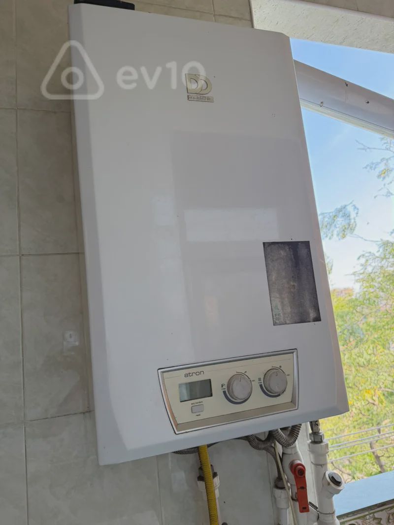 For sale: 2-room apartment (old building), 65 m² — Mənzil, Bakı (12)