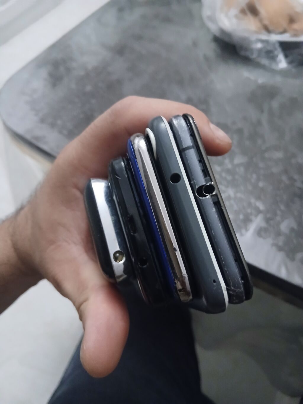 Barterde olar işlək telefonla vəya planşetlə — Smartfon ehtiyat hissələri, Bakı (4)
