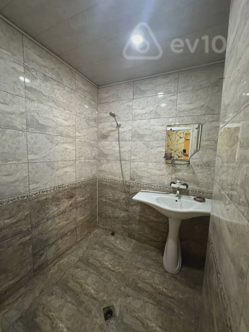 For sale: 3-room apartment (old building), 68 m² — Mənzil, Bakı (10)