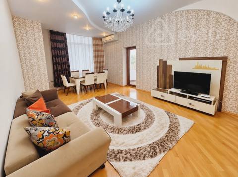 3 otaqlı mənzil, 108 m², H.Əliyev küçəsi — kirayə — Baku
