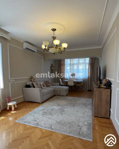 Kirayə (aylıq) 2 otaq köhnə tikili 70 m², Elmlər akademiyası metrosu — Baku