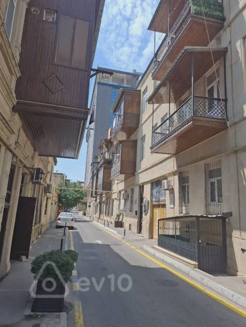 3 otaqlı mənzil, 130 m², Bakı, Bakı, Əlövsət Quliyev küç. — kirayə — 1 200 ₼ · 3 бөлмө · 130 m² · 2/3 кабат · Баку, Yasamal · Mənzil 3 otaqlı mənzil, 130 m², Bakı, Bakı, Əlövsət Quliyev küç. — kirayə — Баку