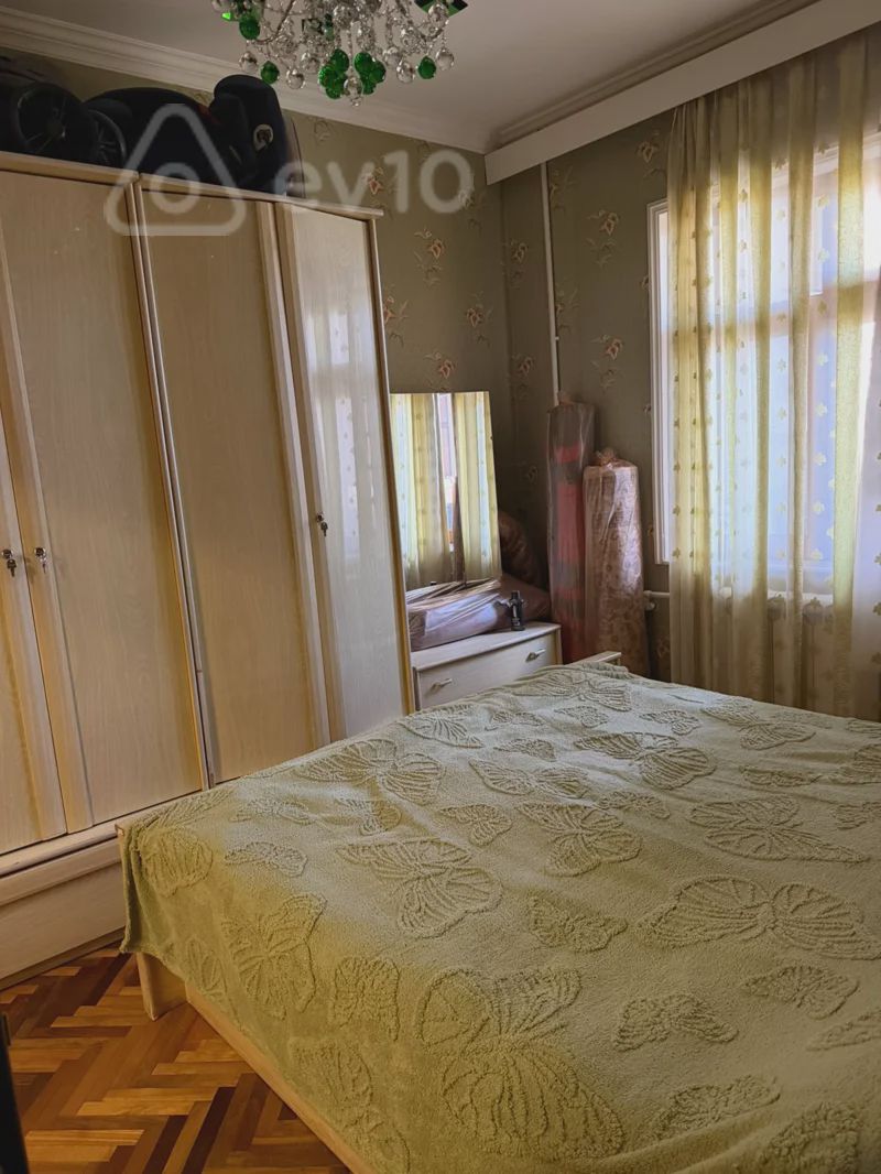 For sale: 2-room apartment (old building), 65 m² — Mənzil, Bakı (4)
