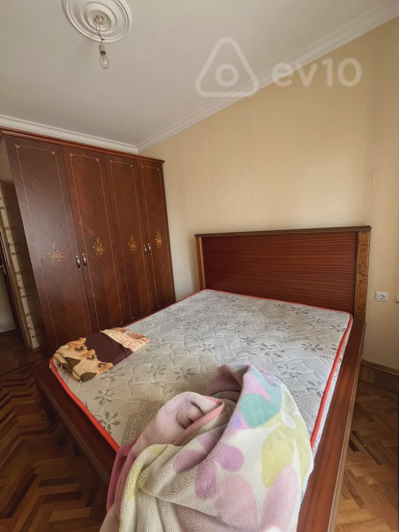 For sale: 4-room apartment (old building), 100 m² — Mənzil, Bakı (3)