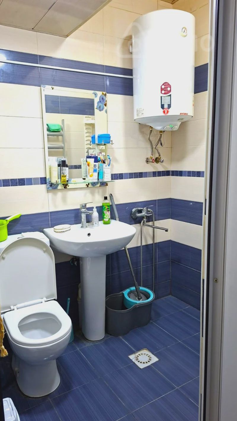 For sale: 2-room apartment (old building), 45 m² — Mənzil, Bakı (8)