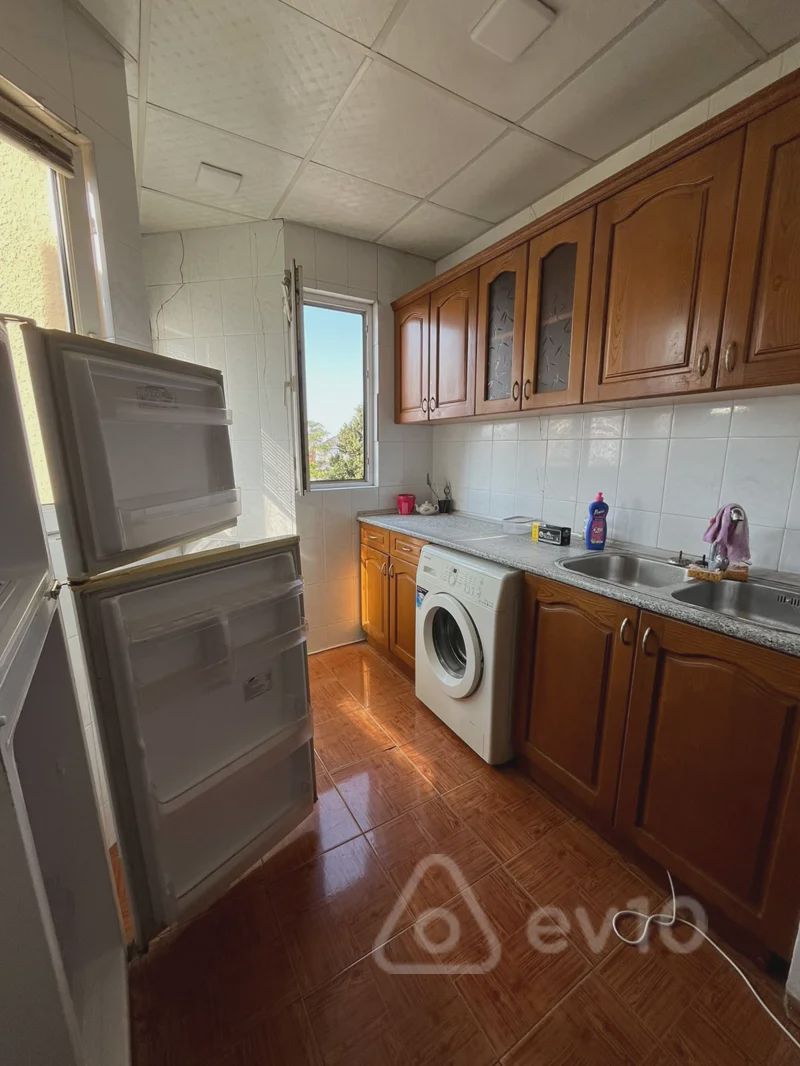 For sale: 4-room apartment (old building), 100 m² — Mənzil, Bakı (8)