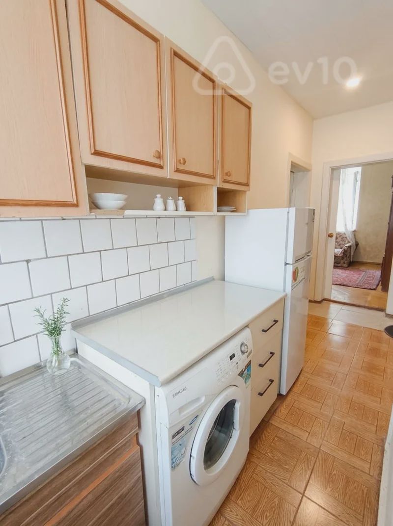 For rent: 2-room apartment (old building), 65 m² — Mənzil, Bakı (9)
