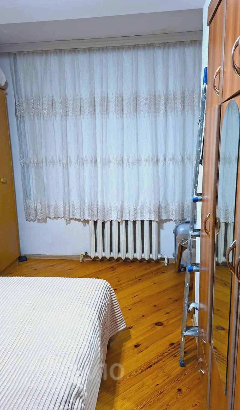For sale: 2-room apartment (old building), 45 m² — Mənzil, Bakı (5)