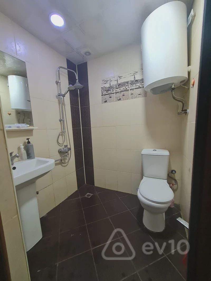 For sale: 3-room apartment (old building), 70 m² — Mənzil, Bakı (10)