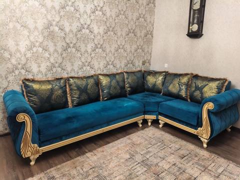 Divan satlir bazalidi Qiymet 550 azn.Ünvan Merdekan (1505) Elmira x — Баку