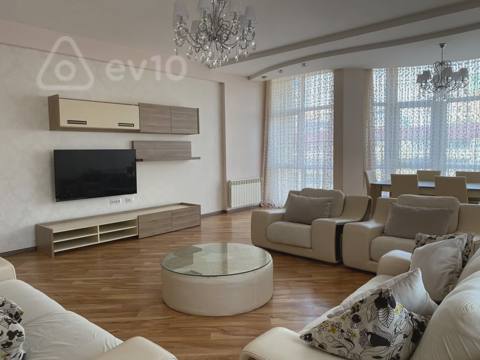 4 otaqlı mənzil, 180 m², Caspian Plaza — kirayə — Баку