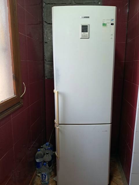 Samsung soyuducu – No Frost - Brend/model: Samsung (üst hissə — 300 ₼ · Bakı · Soyuducular Samsung soyuducu – No Frost - Brend/model: Samsung (üst hissə — Bakı