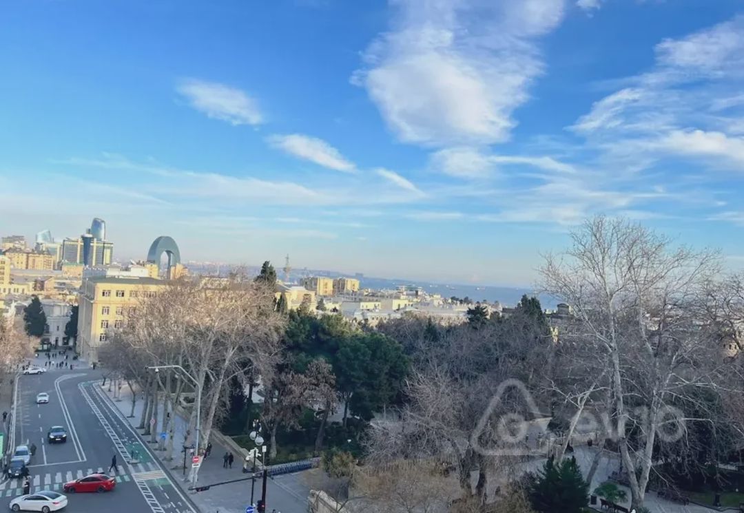 For rent: 2-room apartment (old building), 70 m² — Mənzil, Bakı (9)