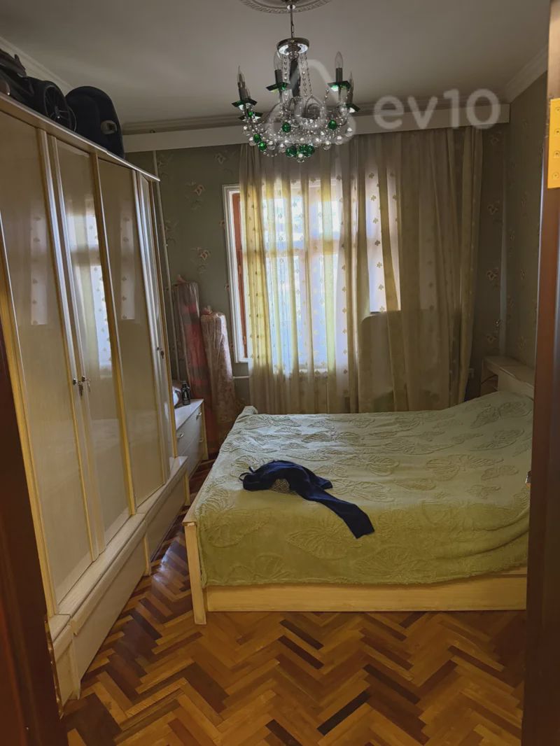 For sale: 2-room apartment (old building), 65 m² — Mənzil, Bakı (2)