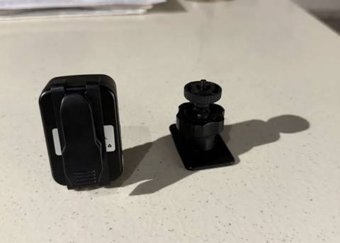Mini Wi‑Fi təhlükəsizlik kamerası və çoxistiqamətli montaj dayağı — Baku