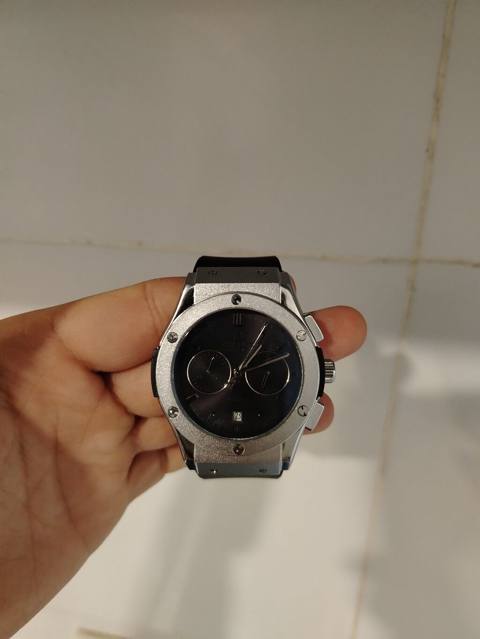 Hublot kişi qol saatı - Korpus: paslanmayan polad, səkiz vintli bezel — 70 ₼ · Bakı · Qol saatları Hublot kişi qol saatı - Korpus: paslanmayan polad, səkiz vintli bezel — Bakı