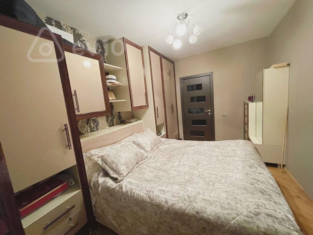 For sale: 4-room apartment (old building), 90 m² — Mənzil, Bakı (12)