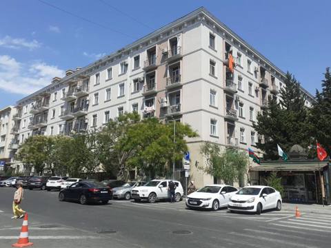 Возле парка Самеда Вургуна в 5 этажном доме на 3 этаже сдаю 2 — 650 ₼ · 2 бөлме · 3/5 қабат · Баку, Nəsimi · Mənzil Возле парка Самеда Вургуна в 5 этажном доме на 3 этаже сдаю 2 — Баку