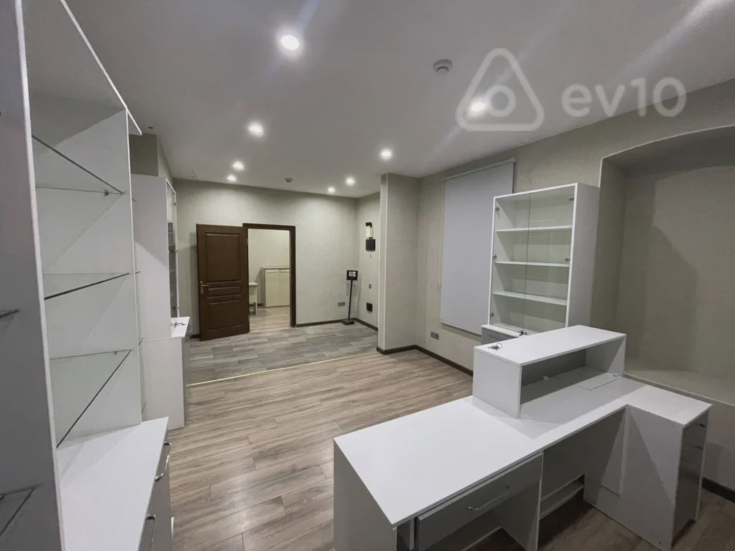 Ofis, 65 m², Sübhi Salayev — kirayə — Ofis, Bakı (2)