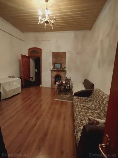 4 otaqlı köhnə tikili mənzil satılır — 28 May m., Bakı — 155 000 ₼ · Bakı · Mənzil 4 otaqlı köhnə tikili mənzil satılır — 28 May m., Bakı — Bakı