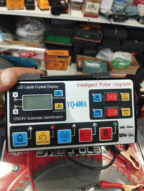 YQ-600A ağıllı akkumulyator şarj cihazı - 12V/24V avtomatik tanıma — Баку