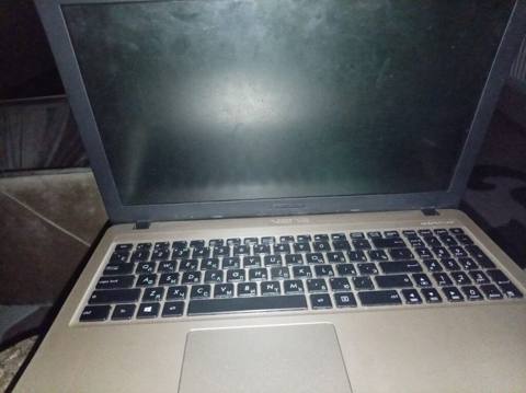 ASUS noutbuk - Model: ASUS X550 seriyası (klaviaturada tam ölçülü — Bakı
