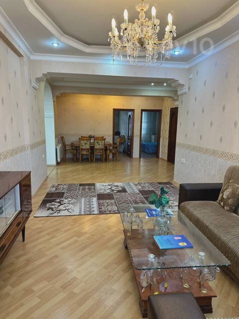 3 otaqlı mənzil, 130 m², Gənclik metrosu — kirayə — Baku