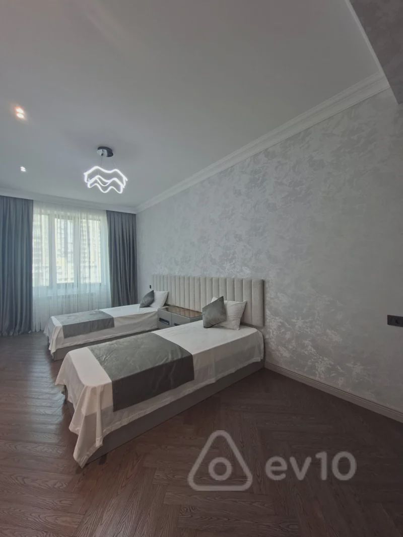 For sale: 3-room apartment (new building), 141 m² — Mənzil, Bakı (5)