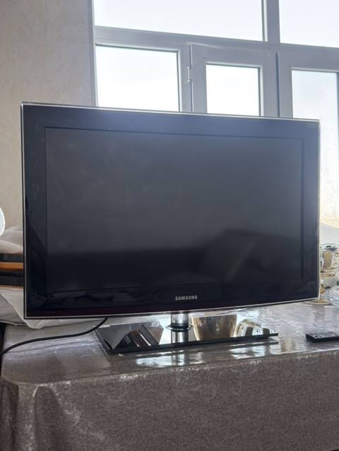 Samsung LCD televizor - Ekran diaqonalı təxminən 32" (80 sm) - Full — 150 ₼ · Баку · Televizorlar Samsung LCD televizor - Ekran diaqonalı təxminən 32" (80 sm) - Full — Баку