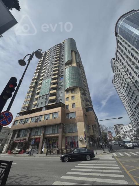 3 otaqlı mənzil, 178 m², Koroğlu park və Koalo park ilə üzbə üz — 530 000 ₼ · Baku · Mənzil 3 otaqlı mənzil, 178 m², Koroğlu park və Koalo park ilə üzbə üz — Baku