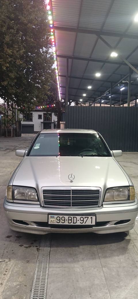 Mercedes-Benz C-Class: 1.8 l 1998 il Sedan — Avtomobillar