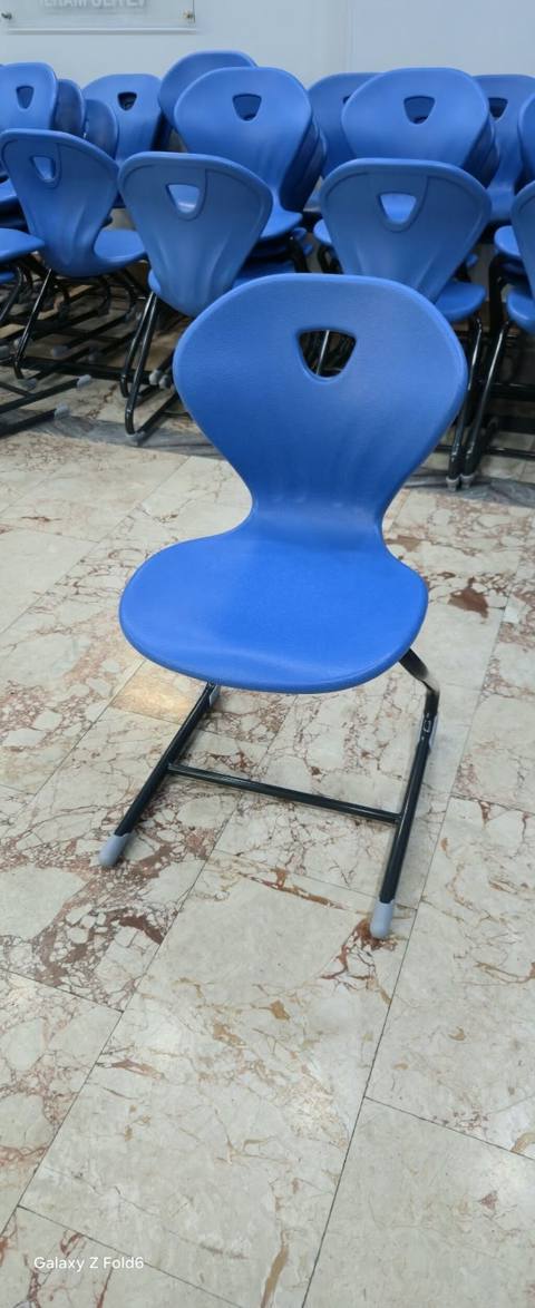 Məhsul: Mavi plastik məktəb/konfrans oturacağı - Ergonomik bel — 40 ₼ · Bakı · Ofis mebeli Məhsul: Mavi plastik məktəb/konfrans oturacağı - Ergonomik bel — Bakı