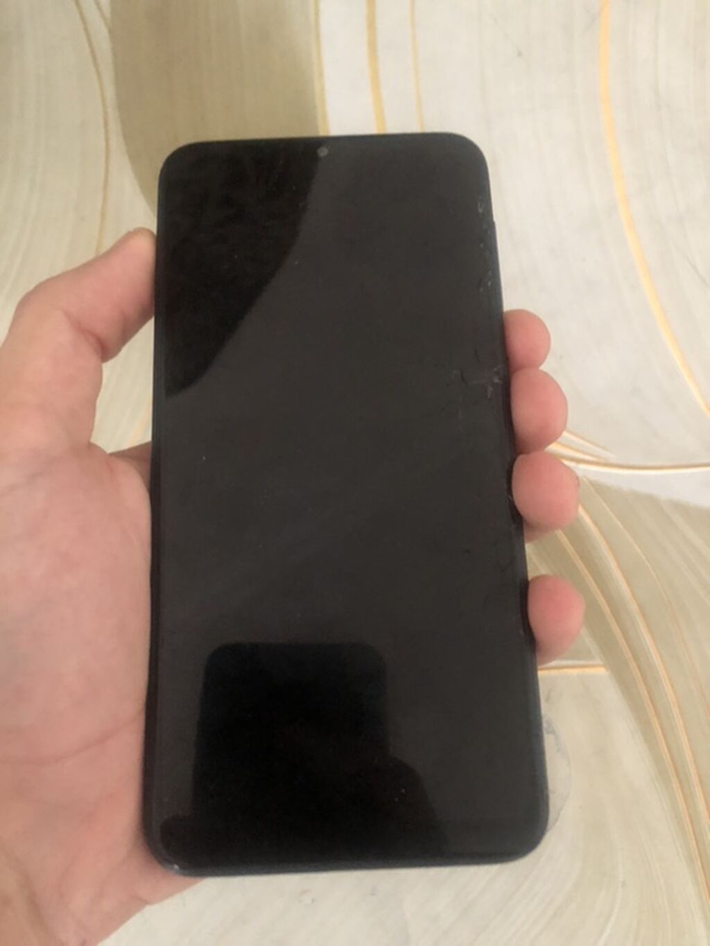 Samsung Galaxy A10, 32 GB, rəng - Qara, Qırıq — Samsung, Bakı (4)