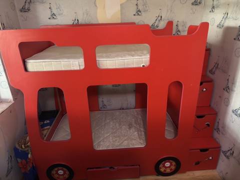 Oğlan və qız üçün, İşlənmiş, Çarpayı, Matras ilə, Siyirməli, Laminat — 350 ₼ · Гюздек · Yataqlar Oğlan və qız üçün, İşlənmiş, Çarpayı, Matras ilə, Siyirməli, Laminat — Гюздек