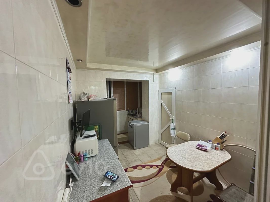 For sale: 4-room apartment (old building), 107 m² — Mənzil, Bakı (9)