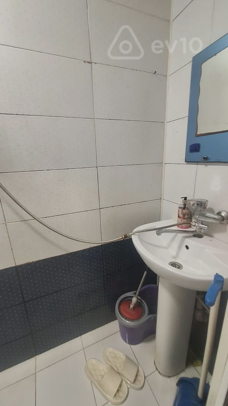 For sale: 2-room apartment (old building), 35 m² — Mənzil, Bakı (8)