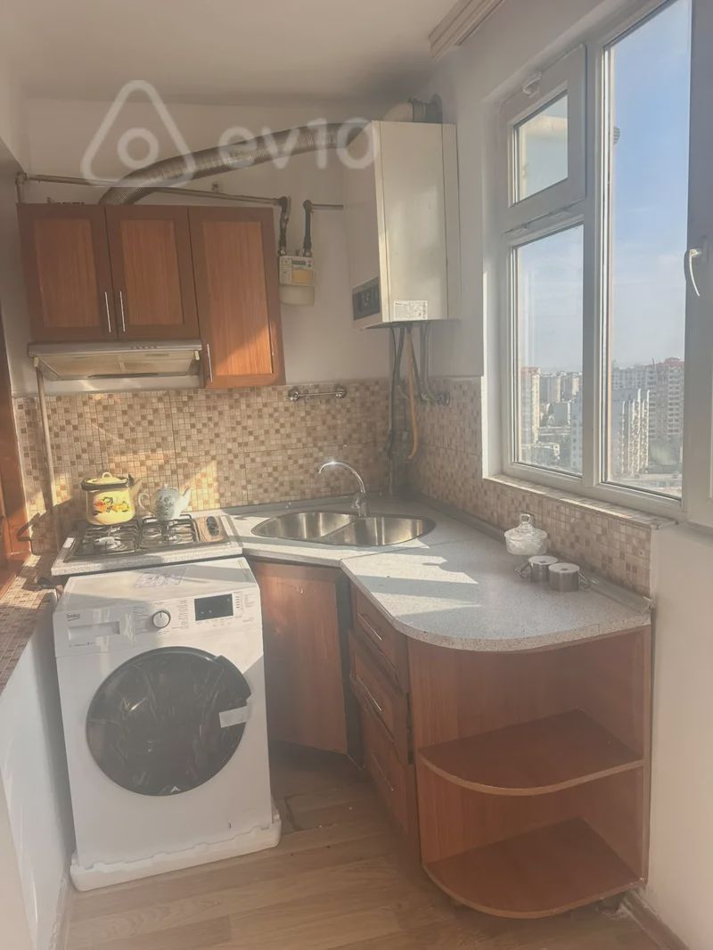 For rent: 2-room apartment (old building), 65 m² — Mənzil, Bakı (5)