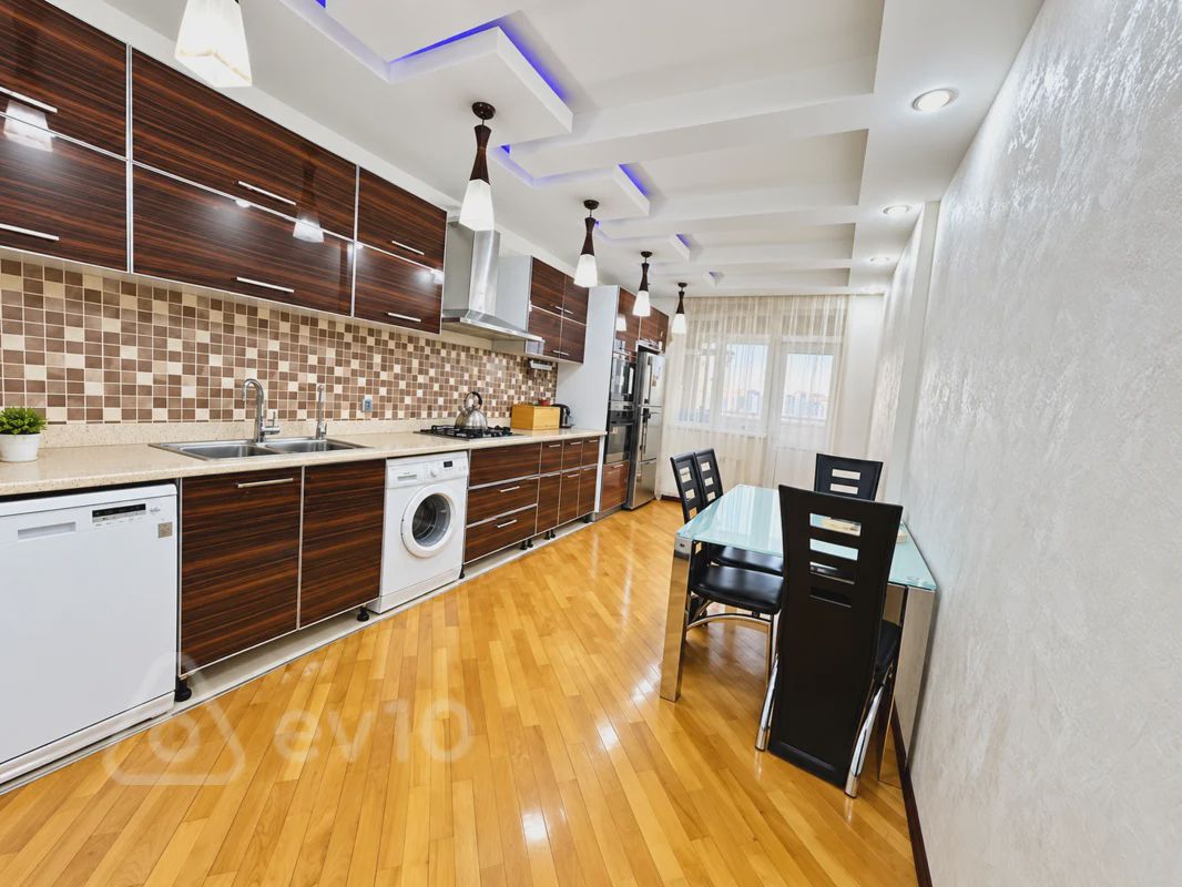 For sale: 3-room apartment (new building), 135 m² — Mənzil, Bakı (10)