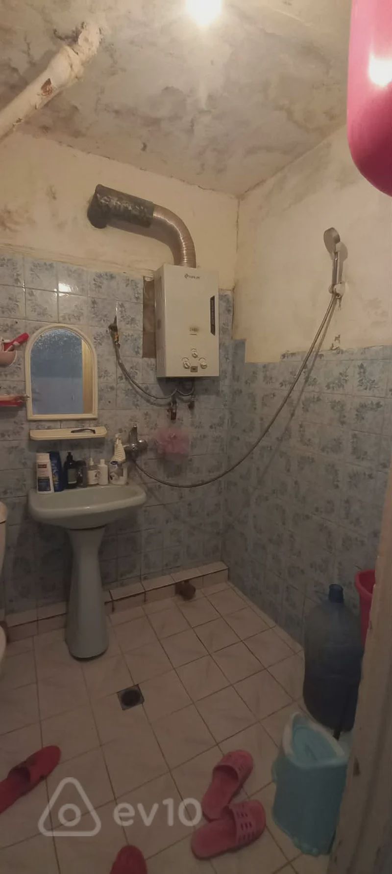 For sale: 2-room apartment (old building), 35 m² — Mənzil, Bakı (8)