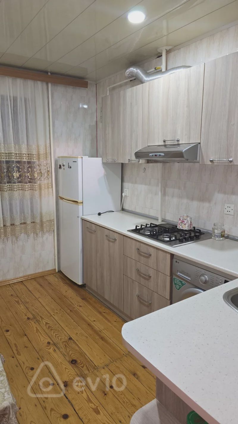 For rent: 2-room apartment (old building), 65 m² — Mənzil, Bakı (10)