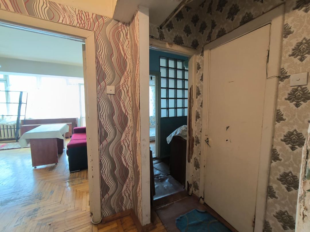 For sale: 2-room apartment (old building), 41 m² — Mənzil, Bakı (12)