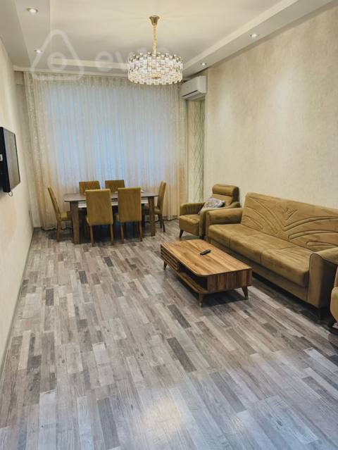 3 otaqlı mənzil, 100 m², Sabit Orucov küç. — kirayə — Sevinc Xanım