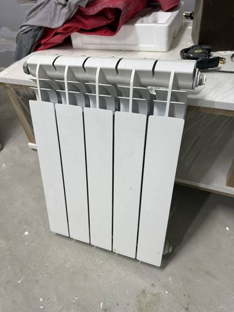 Alüminium radiator - Material: yüksək istilikkeçirən alüminium — 30 ₼ · Bakı · Radiatorlar Alüminium radiator - Material: yüksək istilikkeçirən alüminium — Bakı