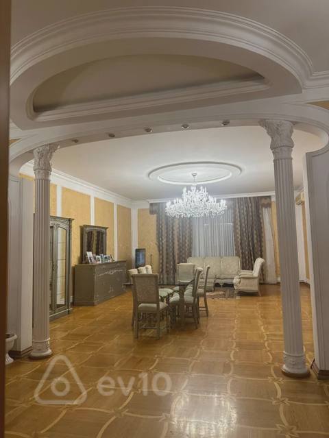4 otaqlı mənzil, 200 m², Bul bul prospekti — kirayə — Baku