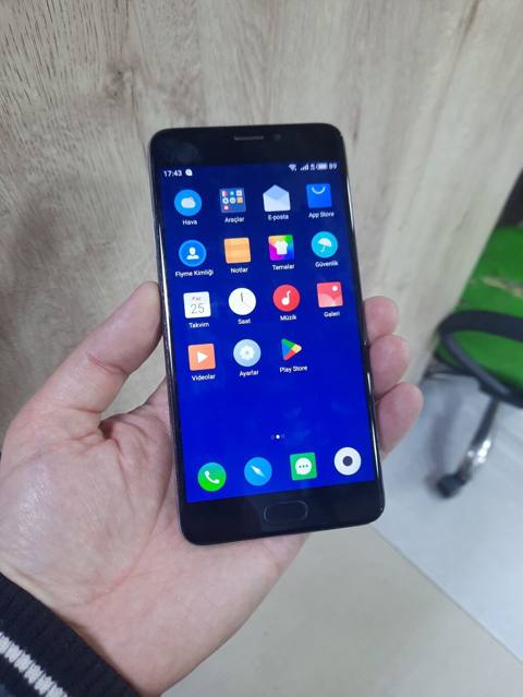 Tam islekdi qutusu adaptoru yoxdu.Ram 3 Yaddas 32Gb.Qiymet sondu real — Баку