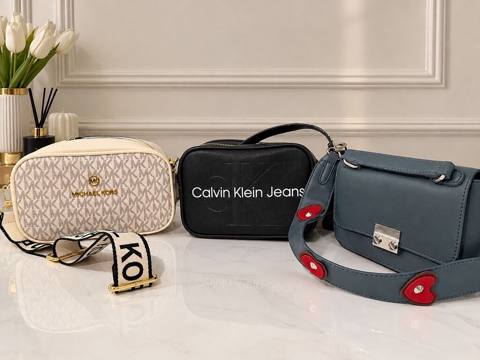 Brend çiyin/çapraz çantalar dəsti - Michael Kors kompakt çiyin — 10 ₼ · Baku · Çantalar, çamadanlar, cüzdanlar Brend çiyin/çapraz çantalar dəsti - Michael Kors kompakt çiyin — Baku