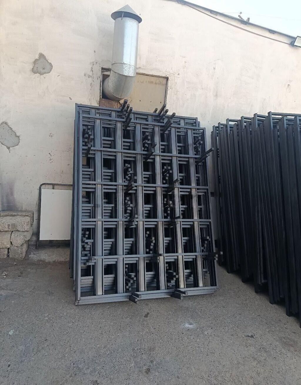 Metal pəncərə barmaqlıqları və panjur karkasları - Material: qalın — Pəncərələr, qapılar, balkonlar, Bakı (2)