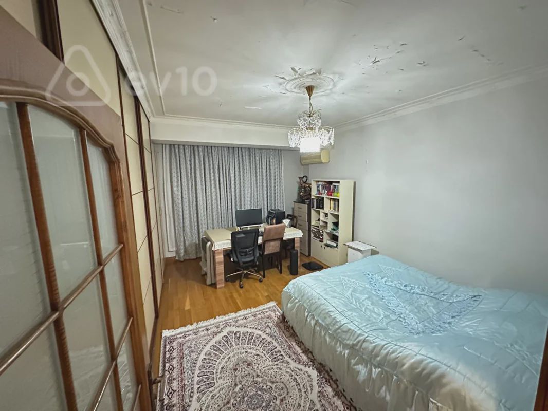 For sale: 4-room apartment (old building), 107 m² — Mənzil, Bakı (8)